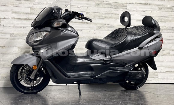 Buy Used Suzuki Burgman Beige Bike in Canaries in Canaries Buy Used Suzuki Burgman Beige Bike in Canaries in Canaries