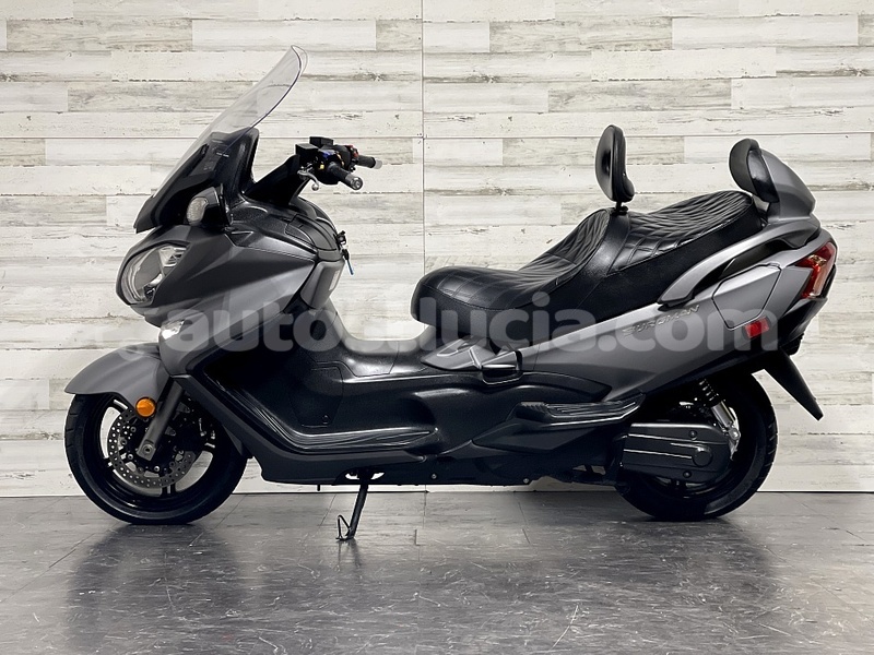 Big with watermark suzuki burgman canaries canaries 4459