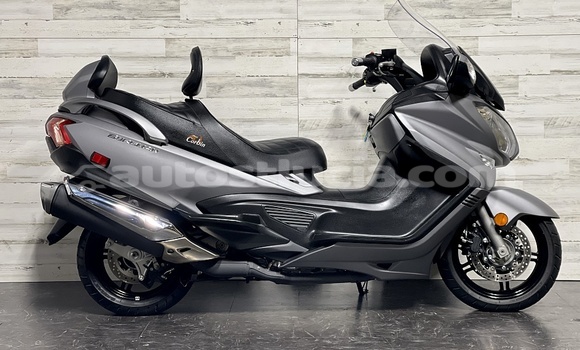 Buy Used Suzuki Burgman Beige Bike in Canaries in Canaries Buy Used Suzuki Burgman Beige Bike in Canaries in Canaries
