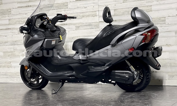 Buy Used Suzuki Burgman Beige Bike in Canaries in Canaries Buy Used Suzuki Burgman Beige Bike in Canaries in Canaries
