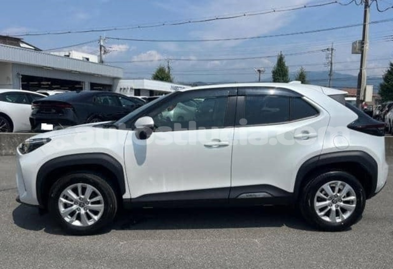 Big with watermark toyota yaris canaries canaries 4492