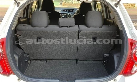 Buy Used Toyota Vitz White Car in Castries in Castries Buy Used Toyota Vitz White Car in Castries in Castries