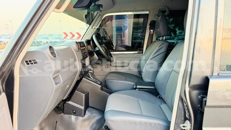 Big with watermark toyota land cruiser anse la raye import dubai 4499