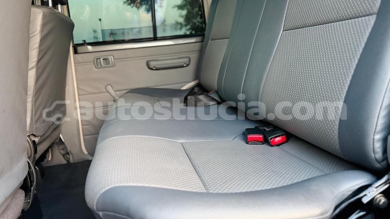 Big with watermark toyota land cruiser anse la raye import dubai 4499