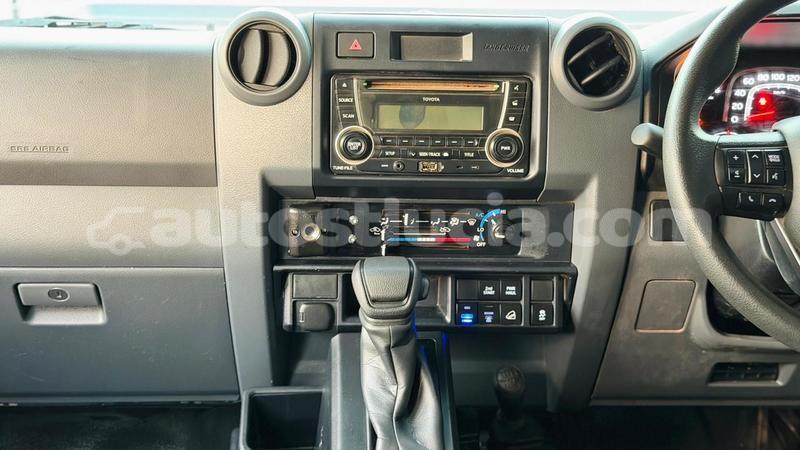 Big with watermark toyota land cruiser anse la raye import dubai 4499