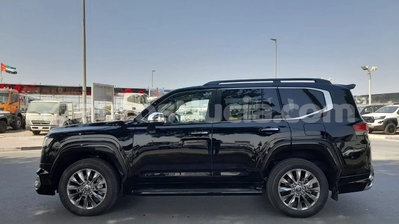 Big with watermark toyota land cruiser anse la raye import dubai 4500