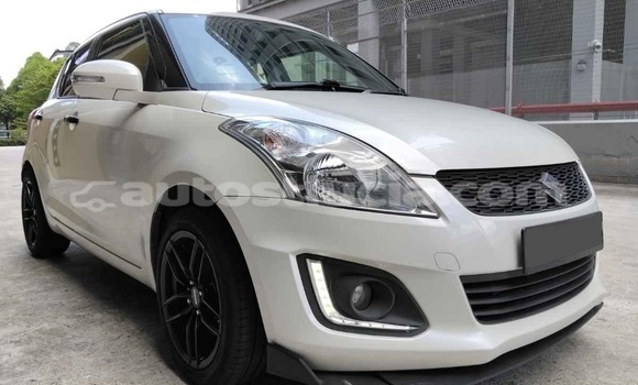 Buy Used Suzuki Swift White Car in Canaries in Canaries