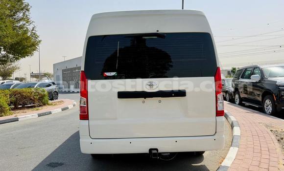 Acheter Occasion Voiture Toyota Hiace Blanc à Import - Dubai, Anse-la-Raye Acheter Occasion Voiture Toyota Hiace Blanc à Import - Dubai, Anse-la-Raye