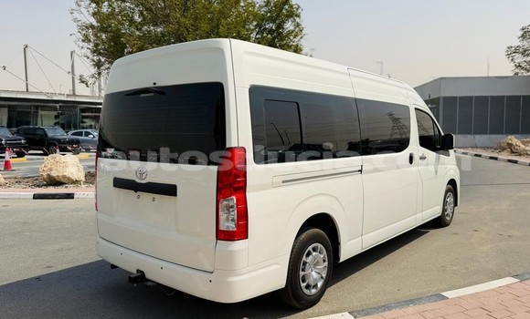 Acheter Occasion Voiture Toyota Hiace Blanc à Import - Dubai, Anse-la-Raye Acheter Occasion Voiture Toyota Hiace Blanc à Import - Dubai, Anse-la-Raye