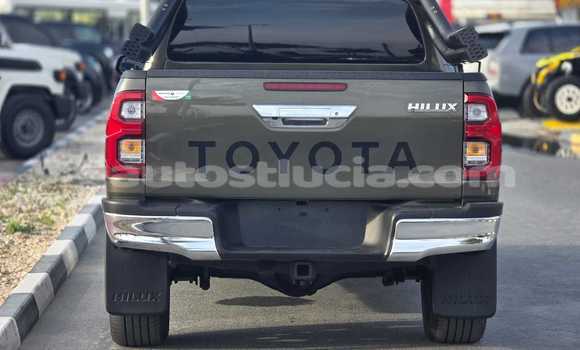 Buy Used Toyota Hilux Green Car in Import - Dubai in Anse-la-Raye Buy Used Toyota Hilux Green Car in Import - Dubai in Anse-la-Raye