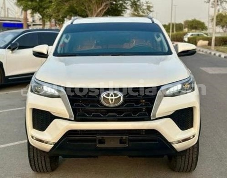 Big with watermark toyota fortuner canaries canaries 4528