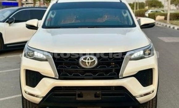 Buy Used Toyota Fortuner White Car in Canaries in Canaries Buy Used Toyota Fortuner White Car in Canaries in Canaries