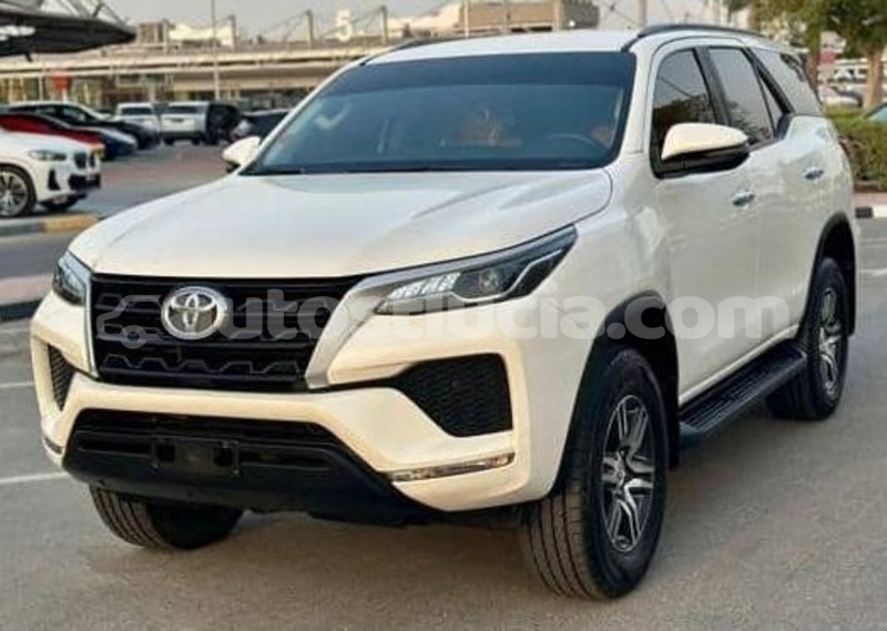 Big with watermark toyota fortuner canaries canaries 4528