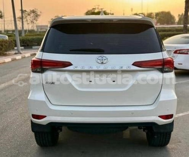 Big with watermark toyota fortuner canaries canaries 4528