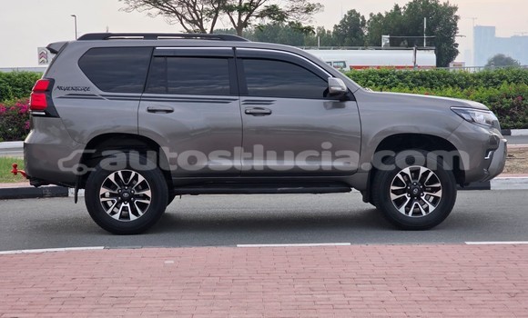 Buy Used Toyota Land Cruiser Prado Green Car in Import - Dubai in Anse-la-Raye Buy Used Toyota Land Cruiser Prado Green Car in Import - Dubai in Anse-la-Raye
