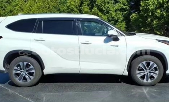 Acheter Occasion Voiture Toyota Highlander Blanc à Castries, Castries Acheter Occasion Voiture Toyota Highlander Blanc à Castries, Castries
