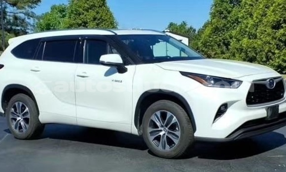 Acheter Occasion Voiture Toyota Highlander Blanc à Castries, Castries Acheter Occasion Voiture Toyota Highlander Blanc à Castries, Castries
