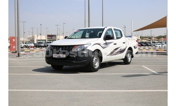 Buy Import Mitsubishi L200 White Car in Import - Dubai in Anse-la-Raye