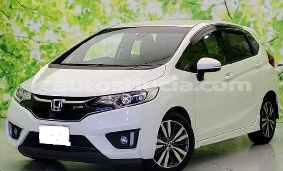 Buy Used Honda FIT White Car in Castries in Castries