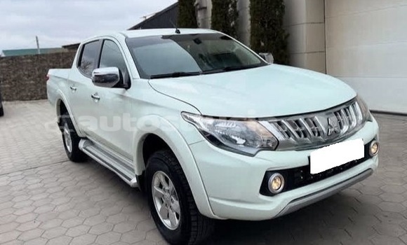 Acheter Occasion Voiture Mitsubishi L200 Blanc à Canaries, Canaries Acheter Occasion Voiture Mitsubishi L200 Blanc à Canaries, Canaries