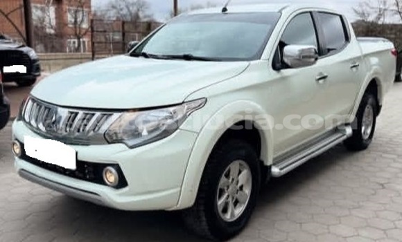 Acheter Occasion Voiture Mitsubishi L200 Blanc à Canaries, Canaries Acheter Occasion Voiture Mitsubishi L200 Blanc à Canaries, Canaries