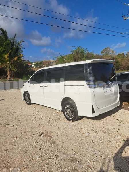 Big with watermark toyota voxy laborie laborie 4548