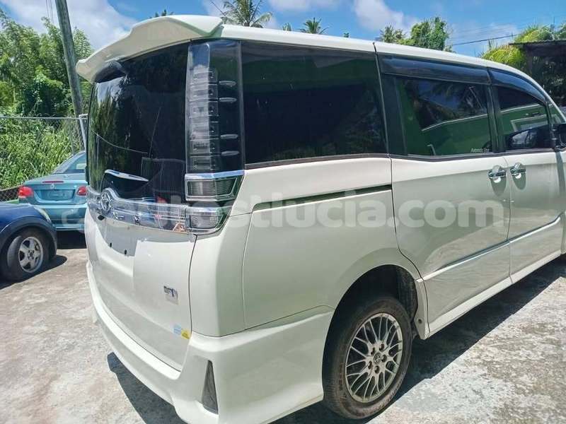 Big with watermark toyota noah micoud micoud 4567