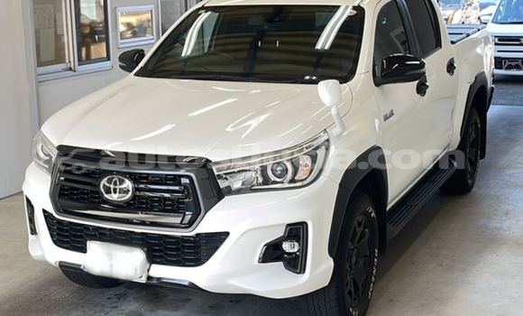 Buy Used Toyota Hiluxe Revo White Car in Castries in Castries