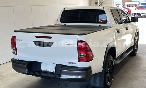 Buy Used Toyota Hiluxe Revo White Car in Castries in Castries Buy Used Toyota Hiluxe Revo White Car in Castries in Castries