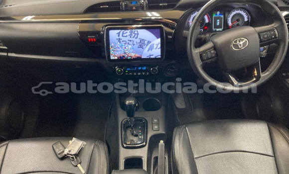 Buy Used Toyota Hiluxe Revo White Car in Castries in Castries Buy Used Toyota Hiluxe Revo White Car in Castries in Castries