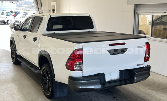 Buy Used Toyota Hiluxe Revo White Car in Castries in Castries Buy Used Toyota Hiluxe Revo White Car in Castries in Castries