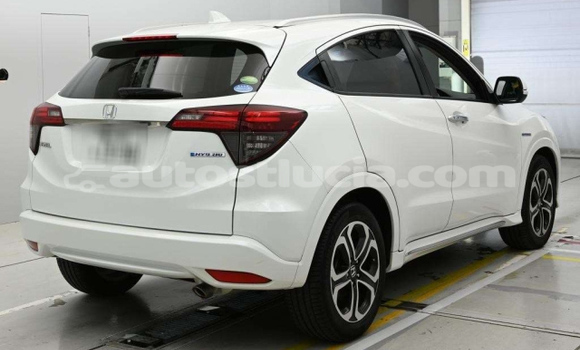 Acheter Occasion Voiture Honda Vezel Blanc à Castries, Castries Acheter Occasion Voiture Honda Vezel Blanc à Castries, Castries
