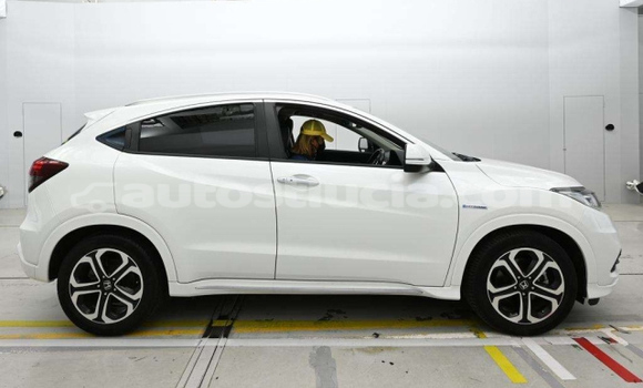 Acheter Occasion Voiture Honda Vezel Blanc à Castries, Castries Acheter Occasion Voiture Honda Vezel Blanc à Castries, Castries