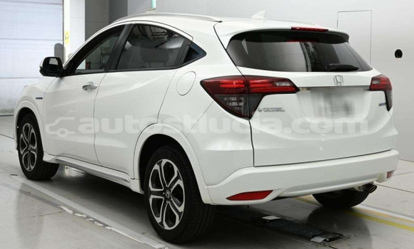 Acheter Occasion Voiture Honda Vezel Blanc à Castries, Castries Acheter Occasion Voiture Honda Vezel Blanc à Castries, Castries
