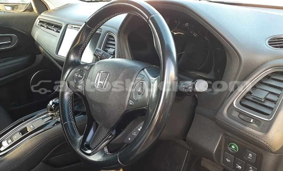 Acheter Occasion Voiture Honda Vezel Blanc à Castries, Castries Acheter Occasion Voiture Honda Vezel Blanc à Castries, Castries