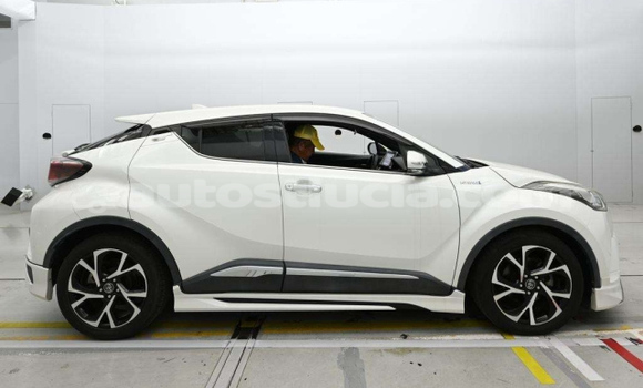 Acheter Occasion Voiture Toyota C-HR Blanc à Castries, Castries Acheter Occasion Voiture Toyota C-HR Blanc à Castries, Castries