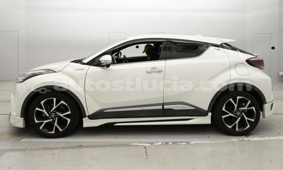 Acheter Occasion Voiture Toyota C-HR Blanc à Castries, Castries Acheter Occasion Voiture Toyota C-HR Blanc à Castries, Castries