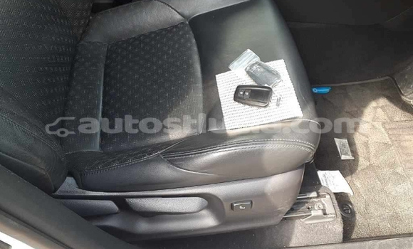 Acheter Occasion Voiture Toyota C-HR Blanc à Castries, Castries Acheter Occasion Voiture Toyota C-HR Blanc à Castries, Castries