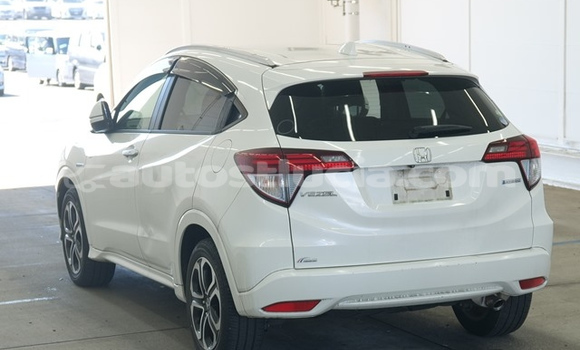 Acheter Occasion Voiture Honda Vezel Blanc à Castries, Castries Acheter Occasion Voiture Honda Vezel Blanc à Castries, Castries