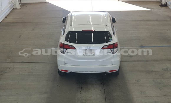 Acheter Occasion Voiture Honda Vezel Blanc à Castries, Castries Acheter Occasion Voiture Honda Vezel Blanc à Castries, Castries