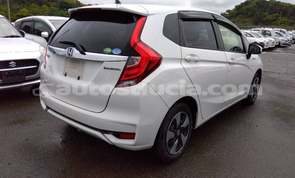 Acheter Occasion Voiture Honda FIT Blanc à Castries, Castries Acheter Occasion Voiture Honda FIT Blanc à Castries, Castries