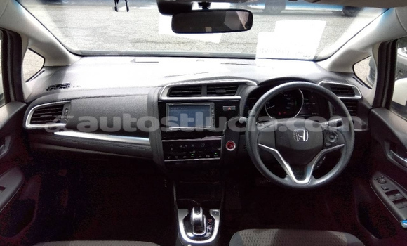 Acheter Occasion Voiture Honda FIT Blanc à Castries, Castries Acheter Occasion Voiture Honda FIT Blanc à Castries, Castries