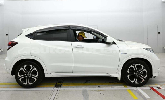 Acheter Occasion Voiture Honda Vezel Blanc à Castries, Castries Acheter Occasion Voiture Honda Vezel Blanc à Castries, Castries