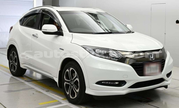 Acheter Occasion Voiture Honda Vezel Blanc à Castries, Castries Acheter Occasion Voiture Honda Vezel Blanc à Castries, Castries