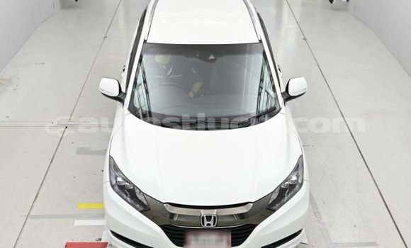 Acheter Occasion Voiture Honda Vezel Blanc à Castries, Castries Acheter Occasion Voiture Honda Vezel Blanc à Castries, Castries