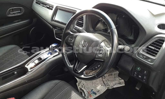 Acheter Occasion Voiture Honda Vezel Blanc à Castries, Castries Acheter Occasion Voiture Honda Vezel Blanc à Castries, Castries