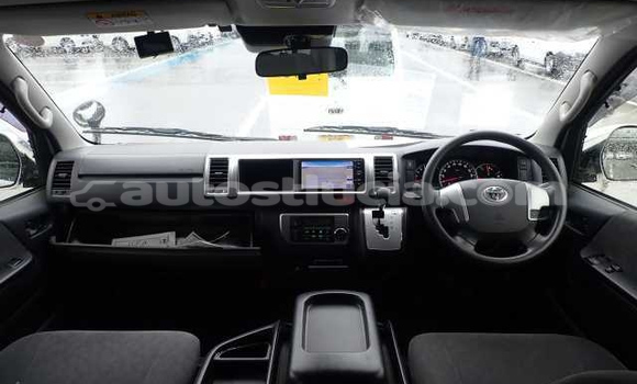 Acheter Occasion Voiture Toyota Hiace Blanc à Castries, Castries Acheter Occasion Voiture Toyota Hiace Blanc à Castries, Castries