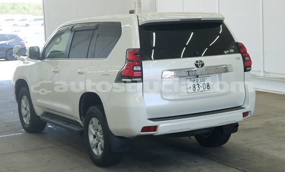 Acheter Occasion Voiture Toyota Land Cruiser Prado Blanc à Castries, Castries Acheter Occasion Voiture Toyota Land Cruiser Prado Blanc à Castries, Castries