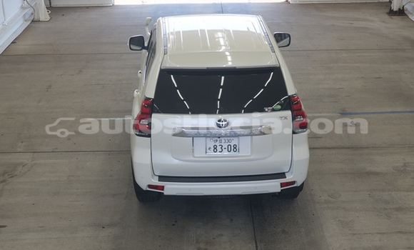 Acheter Occasion Voiture Toyota Land Cruiser Prado Blanc à Castries, Castries Acheter Occasion Voiture Toyota Land Cruiser Prado Blanc à Castries, Castries
