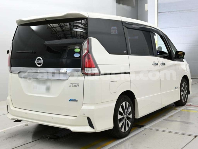 Big with watermark nissan serena castries castries 4585